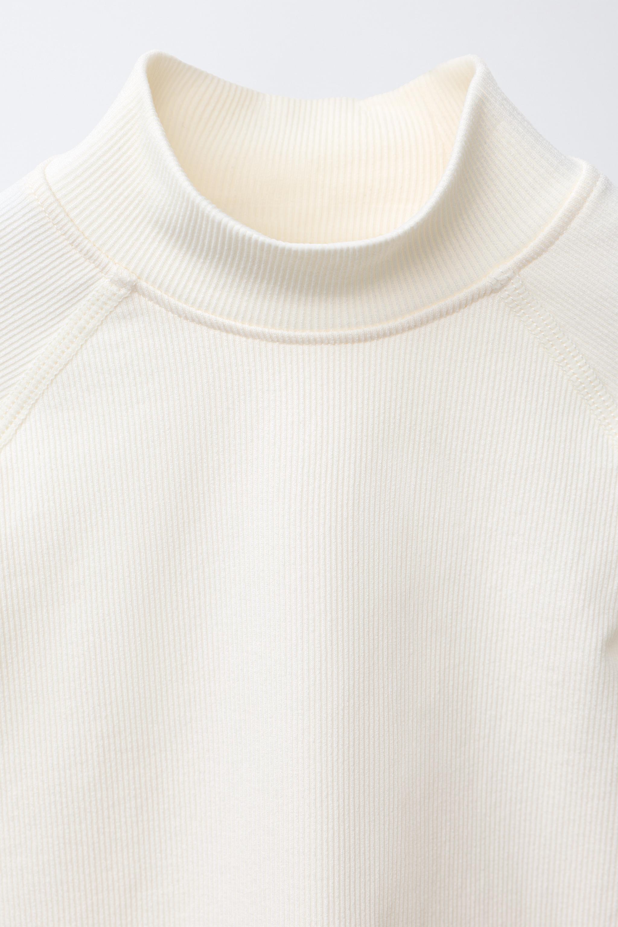 T-SHIRT CÔTELÉ INSCRIPTION EN RELIEF